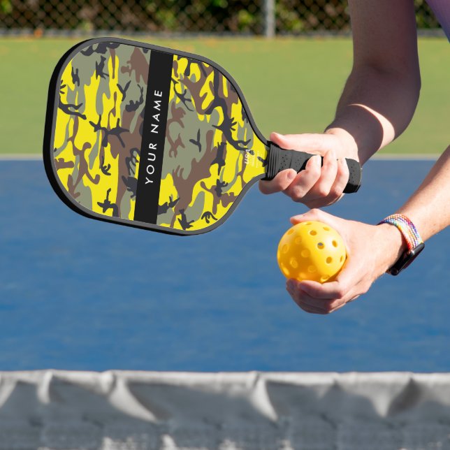 Gelb und braun Camouflage Ihr Name personalisieren Pickleball Schläger (InSitu)