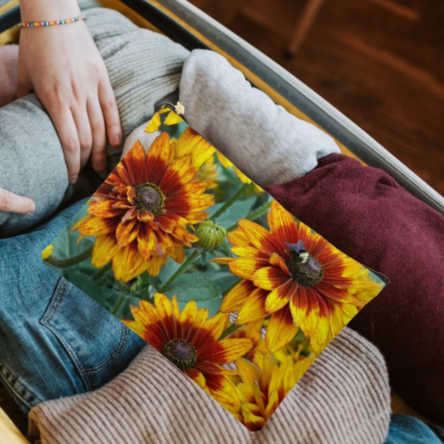 Gelb und Bronze Rudbeckias Floral Zubehörtasche (In Situ)