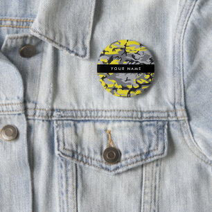 Gelb und Grau Camouflage Ihr Name personalisieren Button