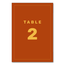 Gelb und Rust Wes Anderson Inspirierte Tischnummer