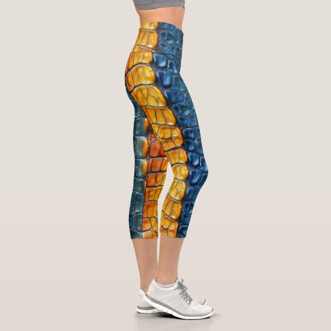 Gelbblauer Reptilienleder Capri Leggings (Rechts)