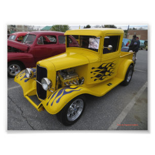 Gelbe Auto-Schwarz-Flammen Fotodruck