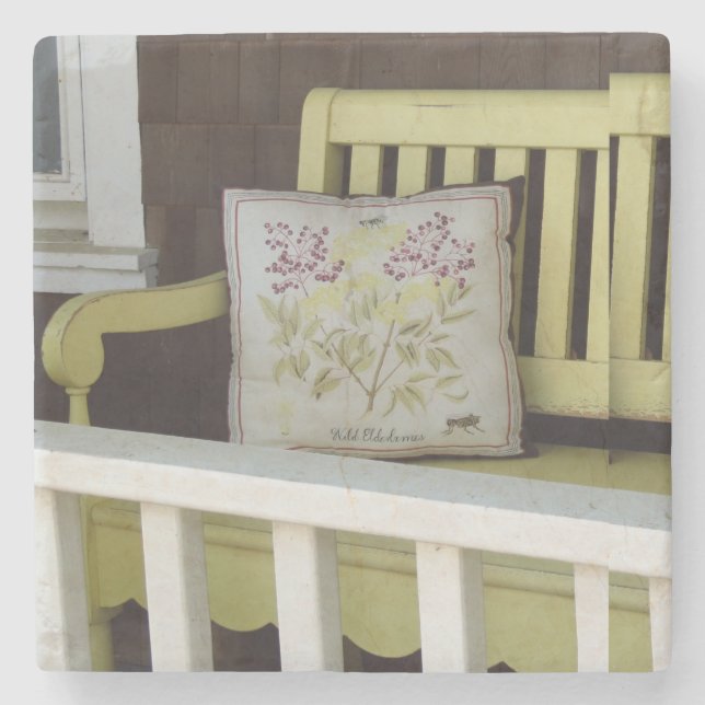 Gelbe Bank und Kissen - Martha's Vineyard Steinuntersetzer (Vorderseite)