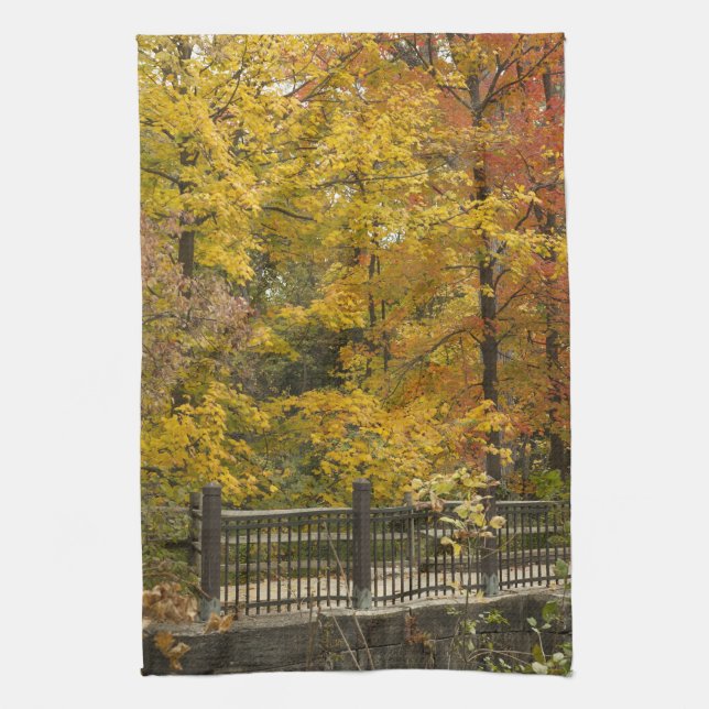 Gelbe Bäume des Herbstes Handtuch (Vertikal)