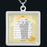 Gelbe Blume Silver Square Foto Necklace Versilberte Kette<br><div class="desc">Personalisieren Sie diese hübsche Halskette, um sie als Gastgeschenke Hochzeiten an Ihrem Hochzeitsempfang zu haben oder sich selbst als Erinnerung an Ihren besonderen Tag zu erleben. Diese Halskette ist auch das ideale Geschenk für die Braut am Brautparty. Personalisieren Sie das Foto, indem Sie den Text in den angegebenen Feldern ändern....</div>