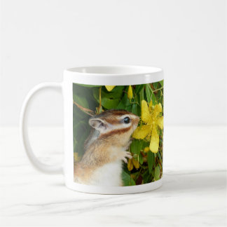 Gelbe Blume und Chipmunk (4) Tasse