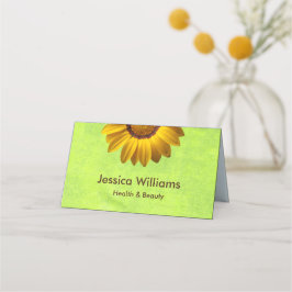 Gelbe Blumen auf Abstrakt-grüner Monogram Terminkarte