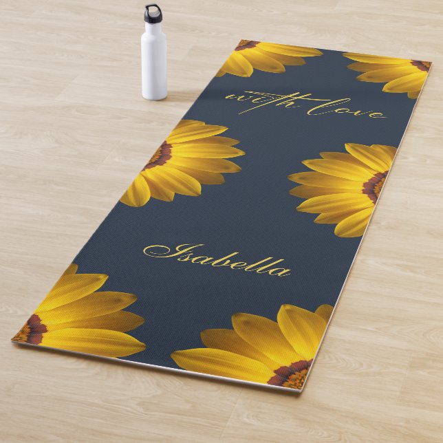 Gelbe Blumen auf Navy Blue-Hintergrund Monogram Yogamatte (Beispiel)
