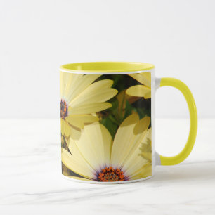Gelbe Blumen Tasse