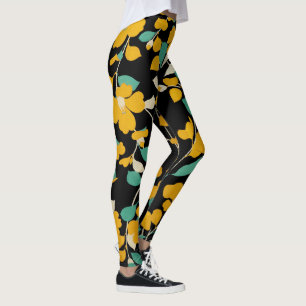 GELBE CAMELLIAS, WEISSE GRÜNE BLÄTTER, SCHWARZ LEGGINGS
