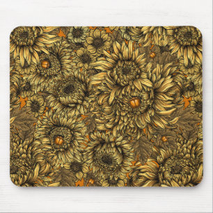 Gelbe Chrysanthemenblüten und orange Käfer Mousepad