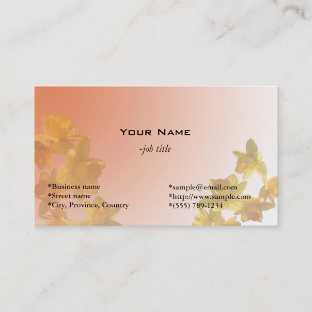 Gelbe Daffodien-Blume im hellgelben Hintergrund Visitenkarte (Vorderseite)