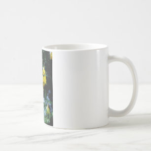 Gelbe Daffodien Blume im Schnee Kaffeetasse