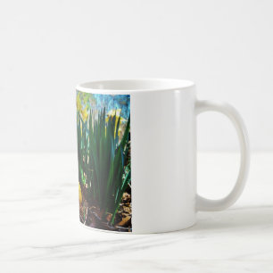 Gelbe Daffodien und ein Gelbes Osterei Kaffeetasse