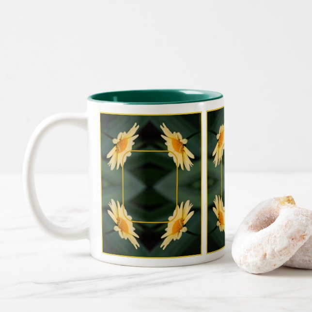 Gelbe Daisy-Blume-Rahmen hinzufügen Ihr Foto Zweifarbige Tasse (Mit Donut)