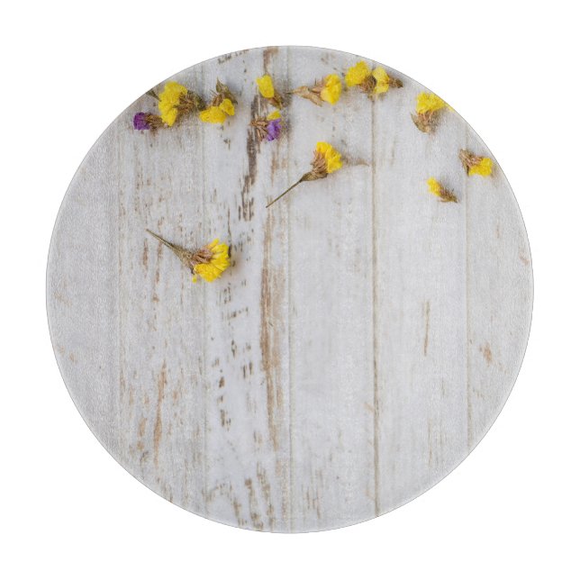 Gelbe Frühlingsblumen, weiße Putz. Schneidebrett (Vorderseite)