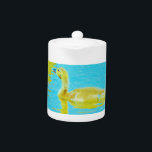 Gelbe Gänse mit hellblauem Wasser<br><div class="desc">Babygans mit hellblauem Wasser Sie können eine Nachricht hinzufügen oder den gedruckten Text ganz nach Ihren Wünschen anpassen,  indem Sie den Reiter "Zazzle Customize" benutzen! Ursprüngliches urheberrechtlich geschütztes Foto von Sandy Closs Fotografy. Enten,  Gänse,  Gänse,  Gänsevögeljunge Mädchen Enten</div>