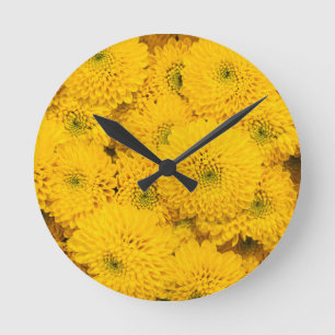 Gelbe Garten-Astern Perfekte Sommerblumenfarbe Runde Wanduhr