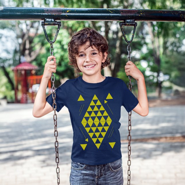 Gelbe geometrische Dreiecke T-Shirt (Von Creator hochgeladen)