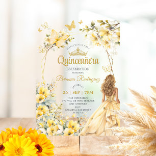Gelbe goldene Tiara Floral Schmetterling Quinceañe Acryleinladungen