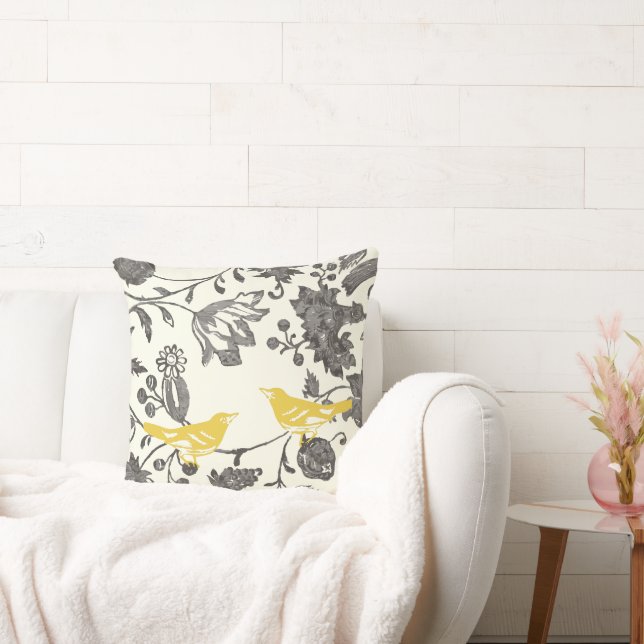Gelbe Graue Elfenbein Vintage Blütenvögel Kissen (Liege)
