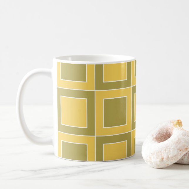 Gelbe grüne Quadrate Geometrisches Muster Kaffeetasse (Mit Donut)