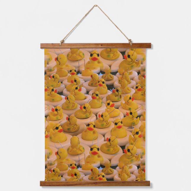 Gelbe Gummienten Wandteppich Mit Holzrahmen (Vorderseite)