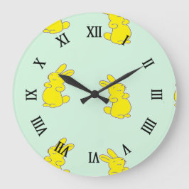 Gelbe Happy Bands auf aquamarinen Große Wanduhr