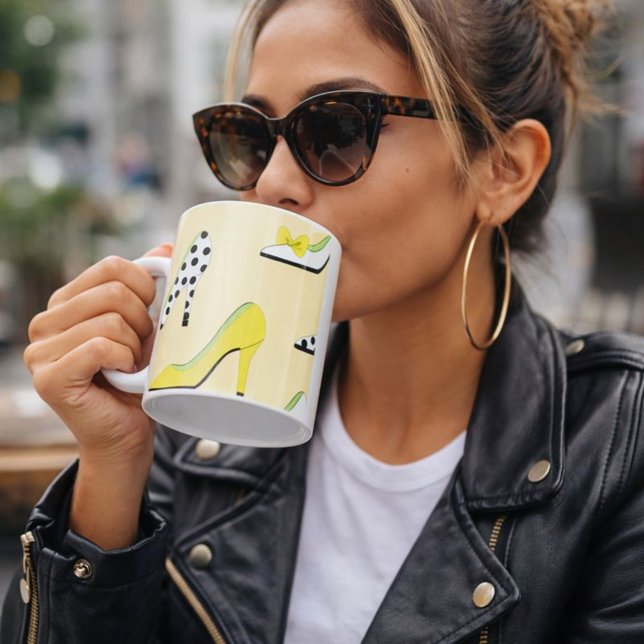Gelbe Heelse Lady Chic Kaffeetasse (Von Creator hochgeladen)
