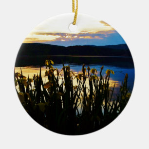 Gelbe Iris am Ufer des Arrowhad-Sees Keramikornament