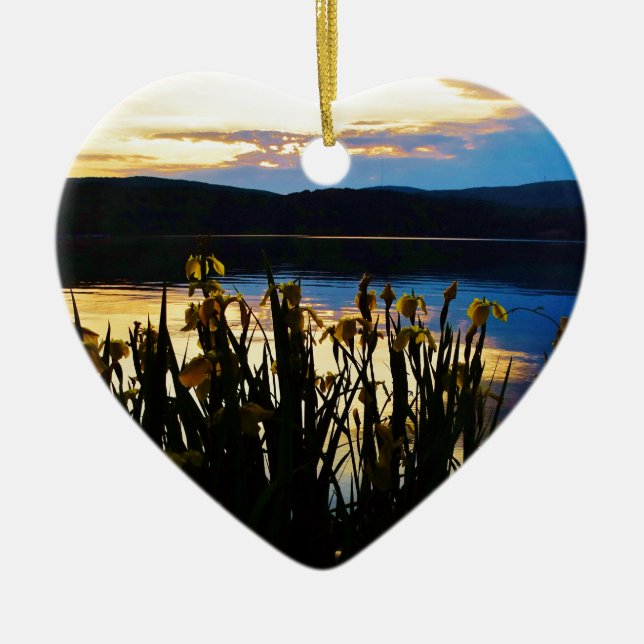 Gelbe Iris am Ufer des Arrowhad-Sees Keramikornament (Vorne)