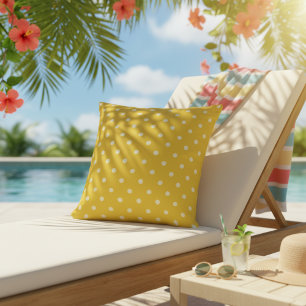Gelbe Kissen im Freien   Niedliche Polka Dot Print