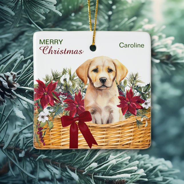 Gelbe Labrador Puppy Poinsettia Weihnachtskorb Keramikornament (Von Creator hochgeladen)