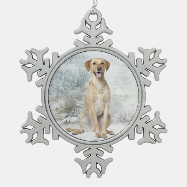 Gelbe Labrador Schneeflocken Zinn-Ornament (Vorderseite)