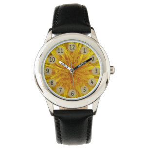 Gelbe Löwenzahn-Blumen-Schwarz-Stellen auf Armbanduhr