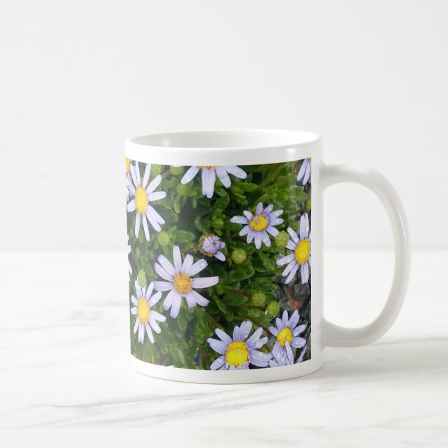 Gelbe Margarita Blume mit grauen Kieselsteinen Kaffeetasse (Rechts)