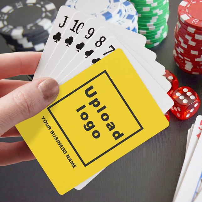 Gelbe Markenbezeichnung für Spielkarten (Yellow business brand on playing cards)