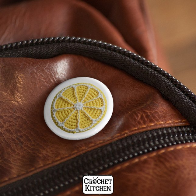 Gelbe Moderne Minimal Frische Crochet Lemon Slice Button (Von Creator hochgeladen)