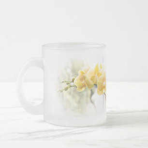 Gelbe Motten-Orchidee im Sonnenschein - Tasse