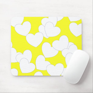 Gelbe Mousepad mit großen weißen Herzen