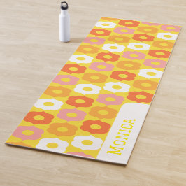 gelbe orangefarbene Blumen Monogramm Name Yogamatte