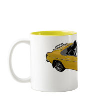 gelbe Roadster-Tasse