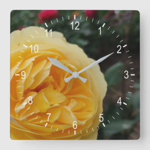Gelbe Rosa-Blume Quadratische Wanduhr