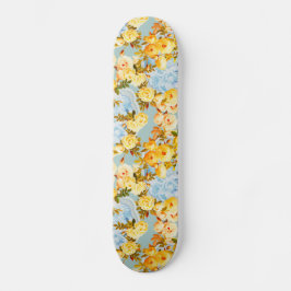 Gelbe Rosen auf blau und aquamarin Skateboard