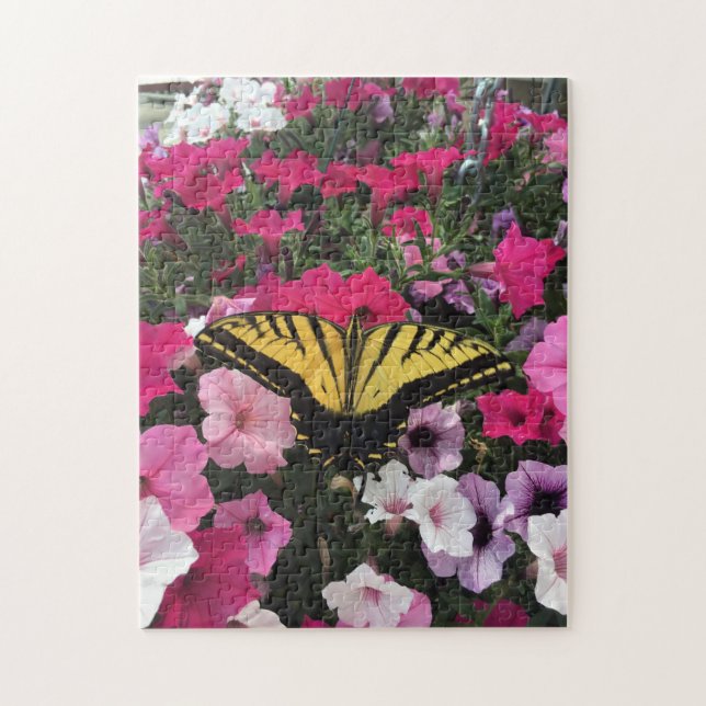 Gelbe Schmetterling und Blume als Herausforderung Puzzle (Vertikal)