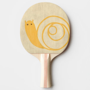 Gelbe Schnecke auf Sahnehintergrund Tischtennis Schläger