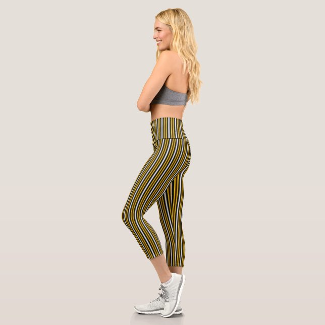 Gelbe Schwarz-weiße Regenbogenstreifen Capri Leggings (Links)