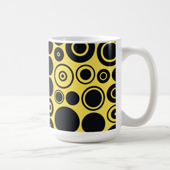 Gelbe, schwarze Retro-Kreise Tasse (Rechts)