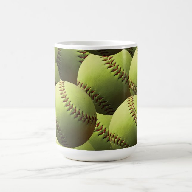 Gelbe Softball-Tapete Tasse (Mittel)