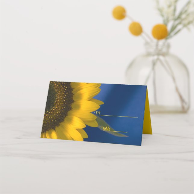 Gelbe Sonnenblume auf Blauer Hochzeit Platzkarte (Vorderseite)